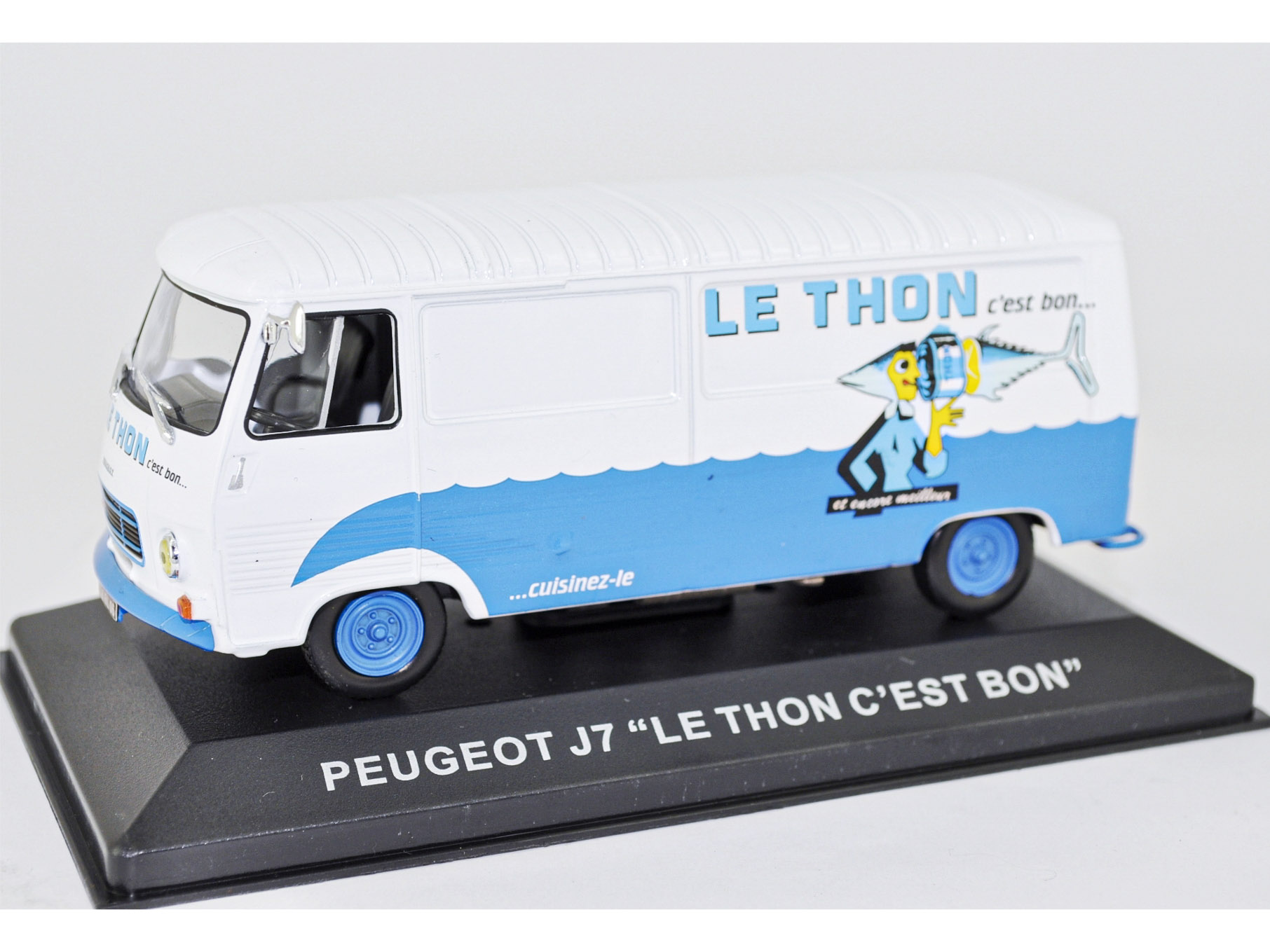 Peugeot J7 "LE THON C'EST BON"