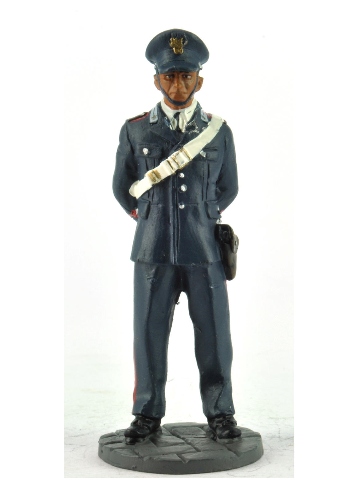 Carabiniere in uniforme di servizio, 1933